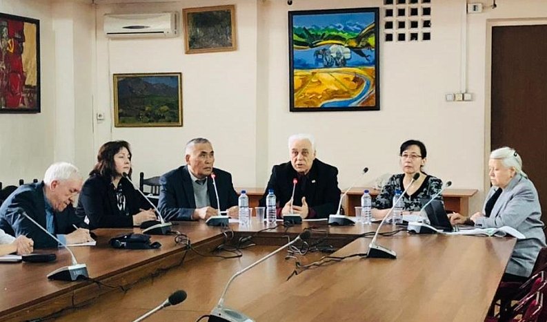 KRSU discussed new generation textbooks on the Russian language for schools with the Kyrgyz language of instruction